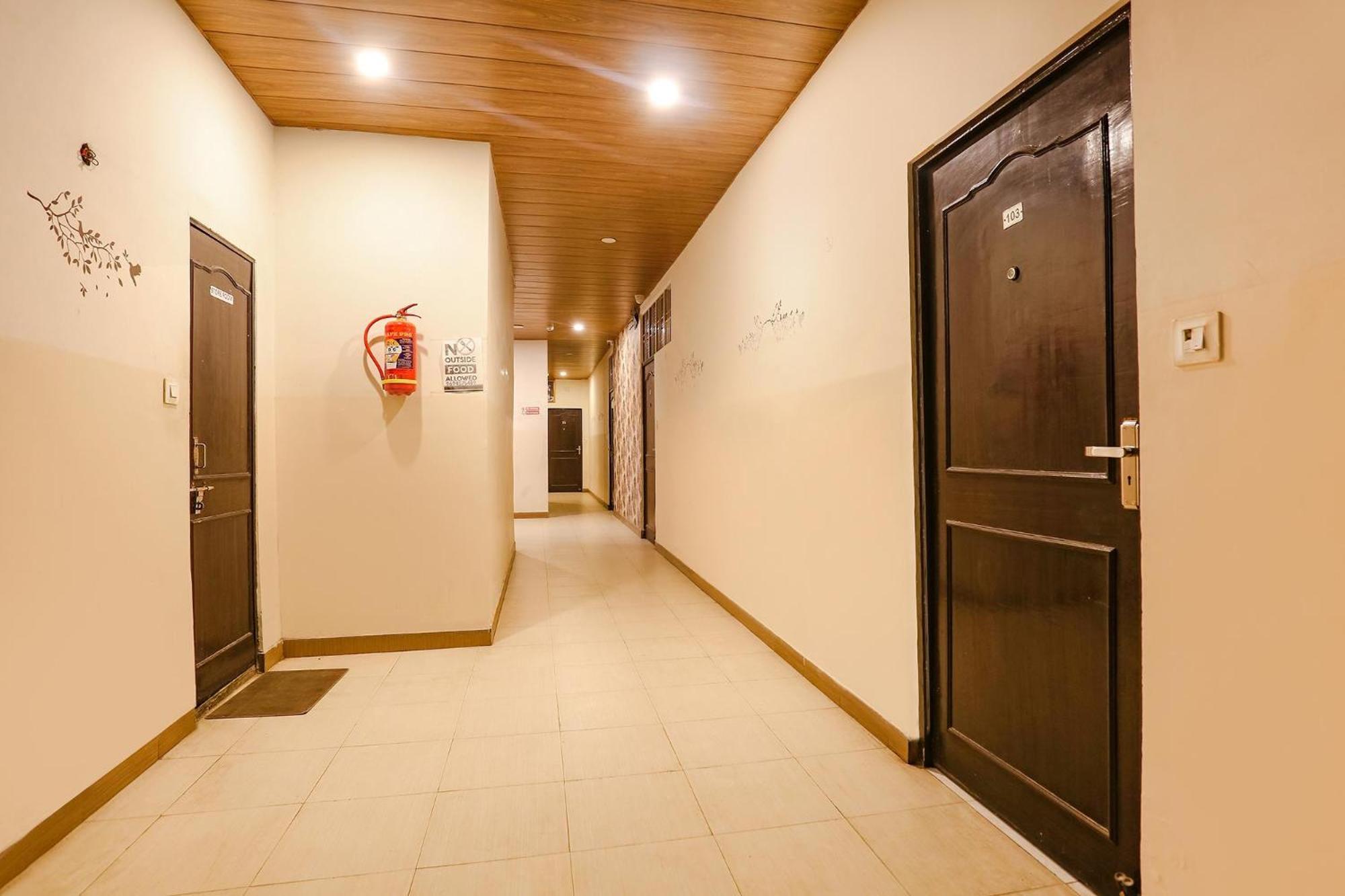 Collection O 62269 Hotel Elegant Джайпур Екстериор снимка